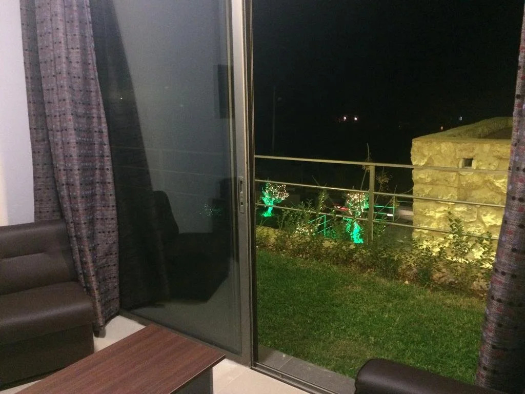 VU'Z Hotel Apt