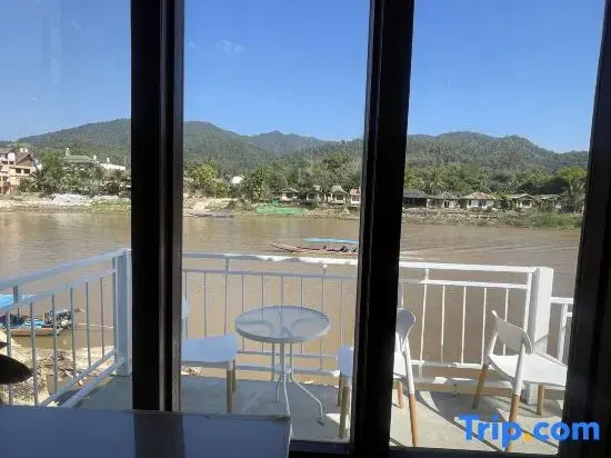 Nicha villa riverfront Thaton