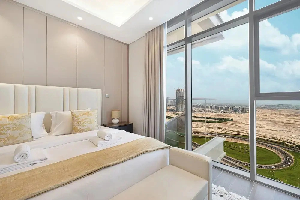 Nobles Suites by Hostiva - City View
