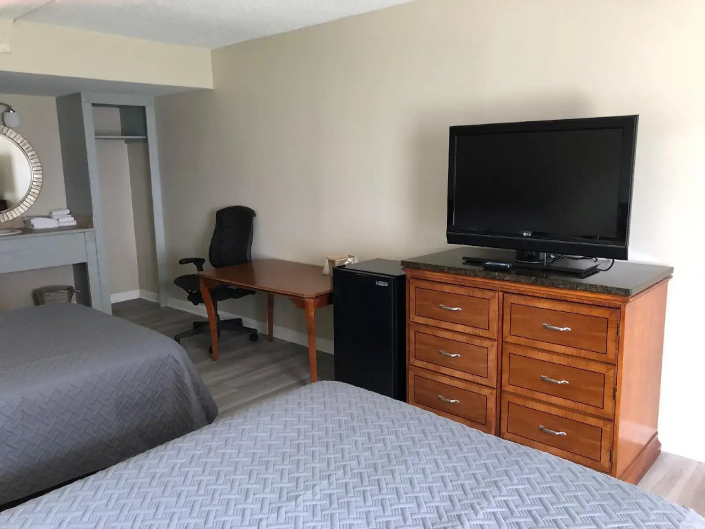 Whalers Inn and Suites