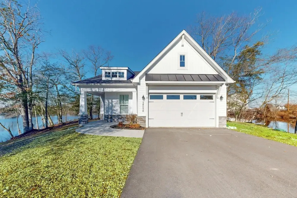 3BR Riverfront Home w/ Kayaks & Game Room