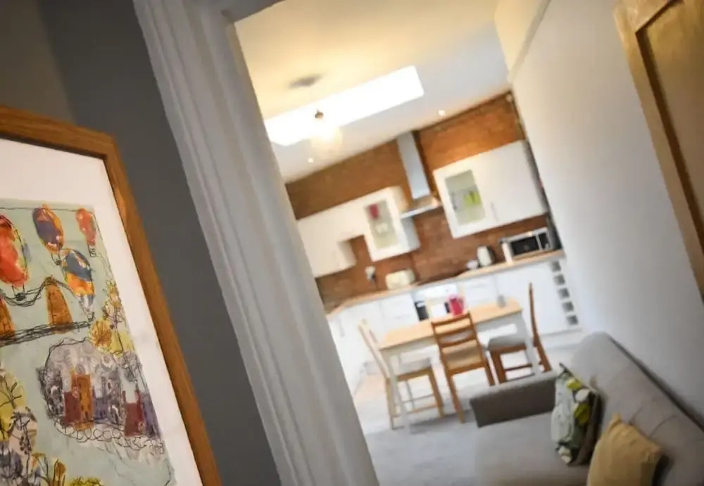 Central Contemporary 3 Bedroom Flat in Bristol
