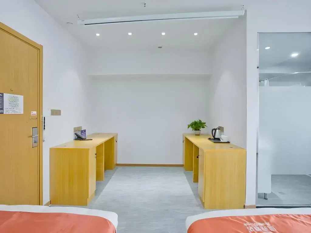 Shell Beijing Tongzhou District International Studios Hotel