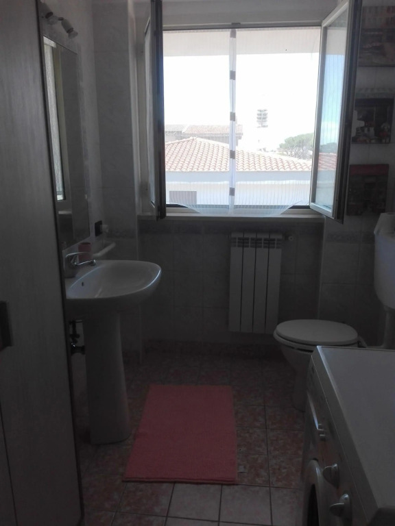 Santy's Rooms BAGNO CONDIVISO2piano no lift no aria condiz NO NAVETTA TERMOSIFONI 3 ORE AL DI TEMPERATURA MASSIMA 20 GRADI