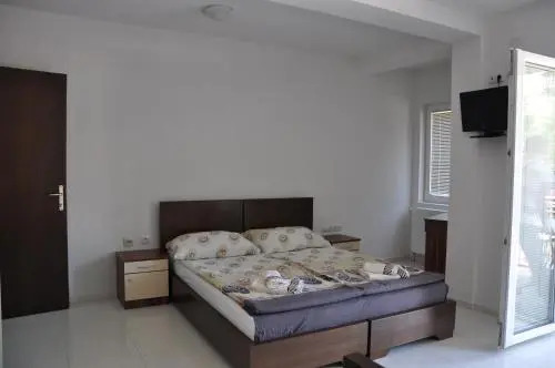 Marina Apartments