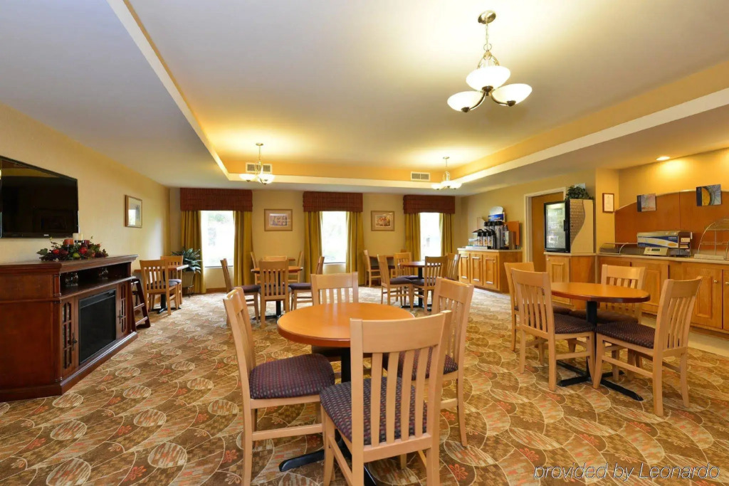 Holiday Inn Express Hotel & Suites Petersburg/Dinwiddie by IHG