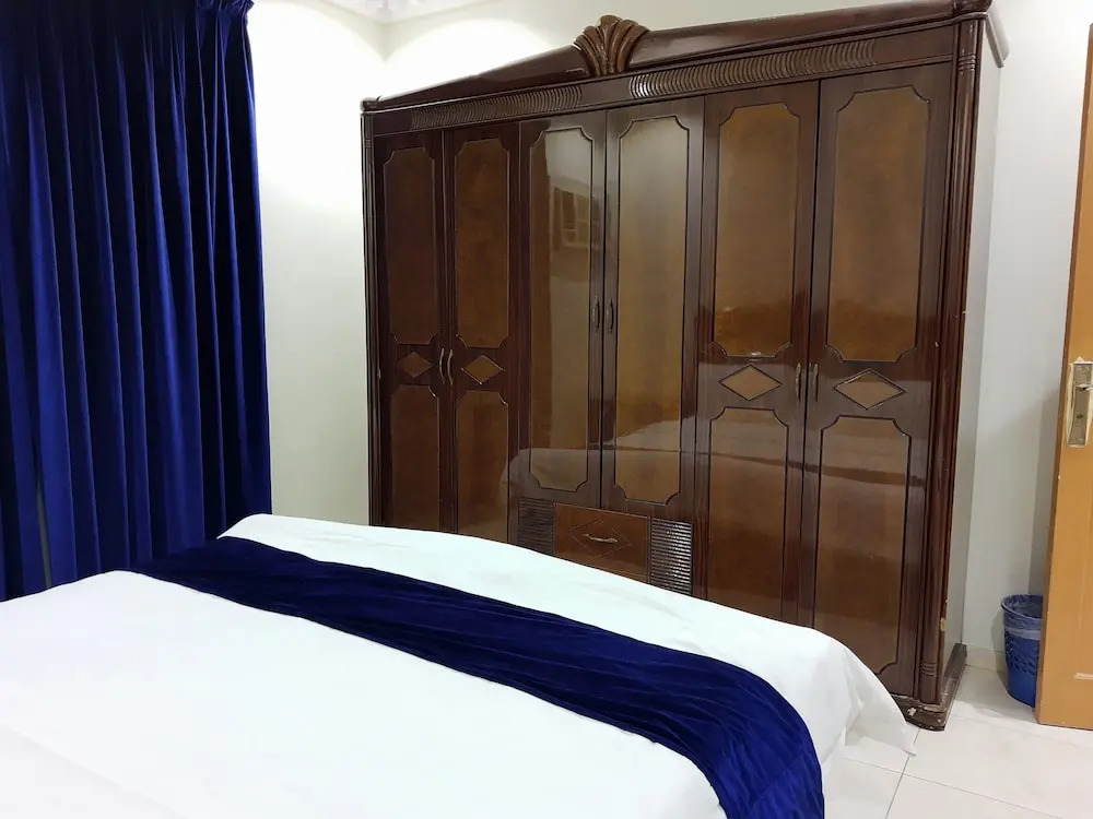 OYO 541 The Mar Furnished Apartments