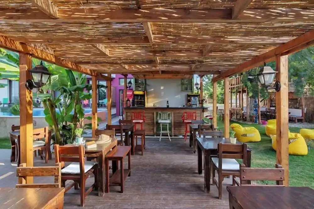 Çeşmekeş Hotel