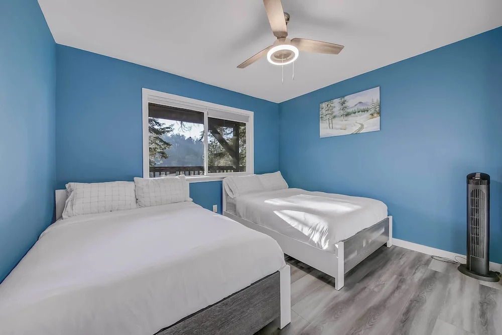 Tree-Lined Lake Arrowhead Cabin ~ 1 Mi to Village