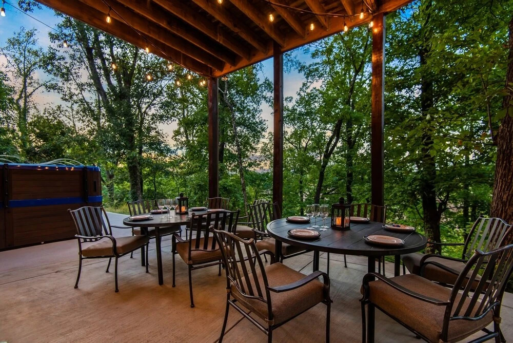 Grand Mountain Getaway 8 Bedroom Home by Redawning