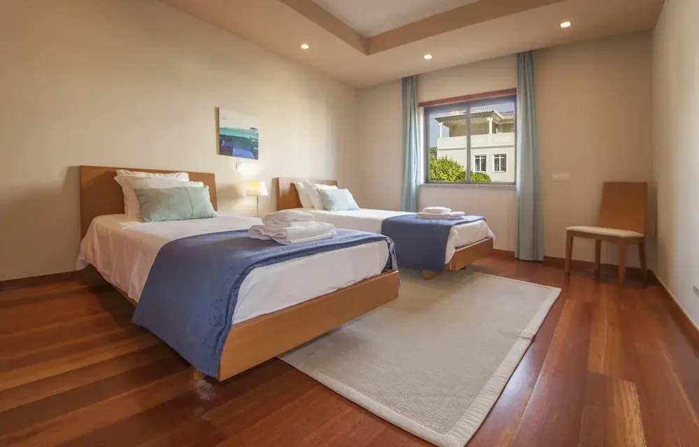 B27 - Luz Bay 2 Bedroom Apartment