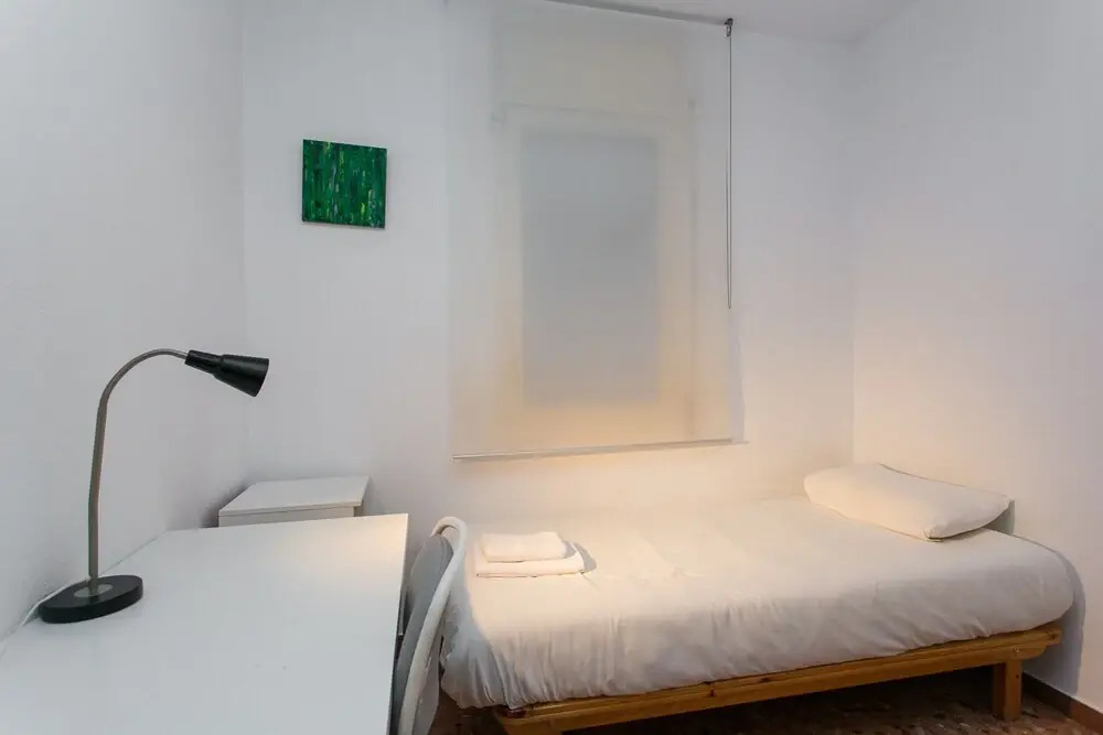 Spacious & Quiet 4 Bedroom Apartment