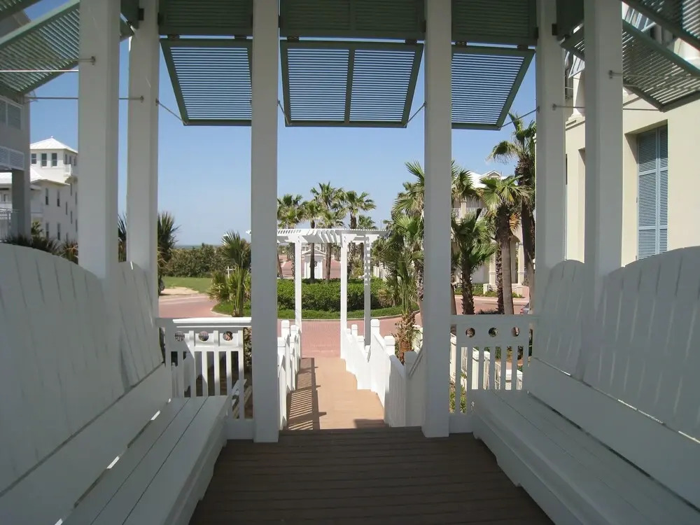 Avalon - Townhouse At The Shores 4 Bedroom Home by RedAwning