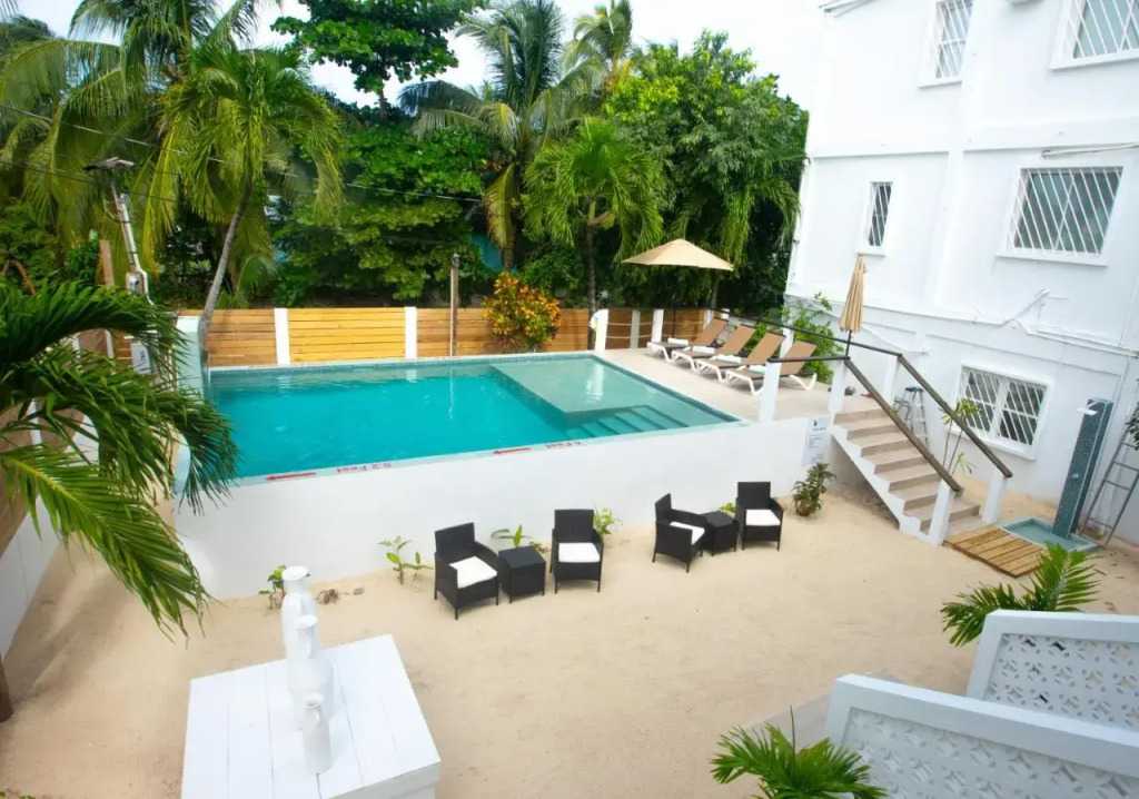Kokomo Beach Suites