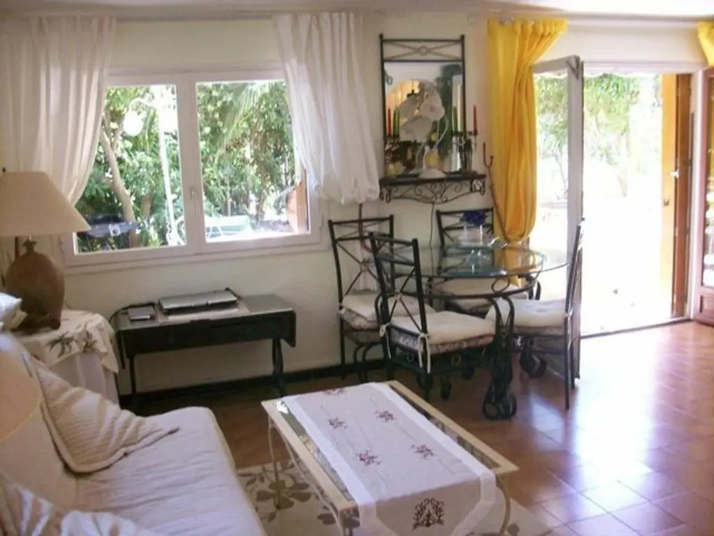 Appartement Le Lavandou, 2 pièces, 4 personnes - FR-1-251-12