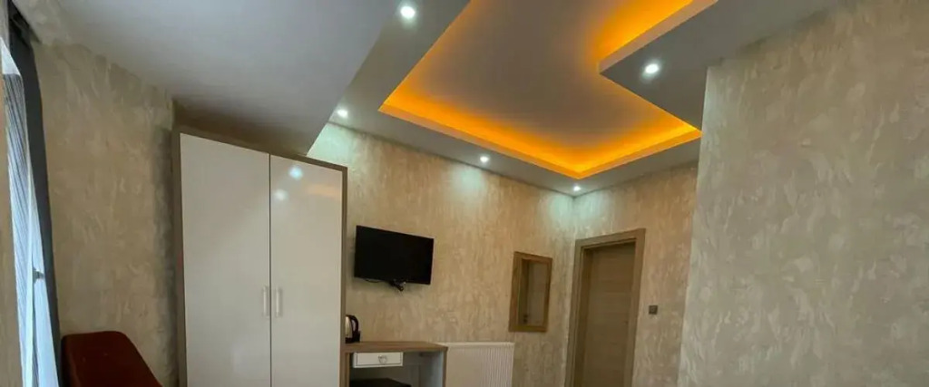 Hotel Pera Whi̇te