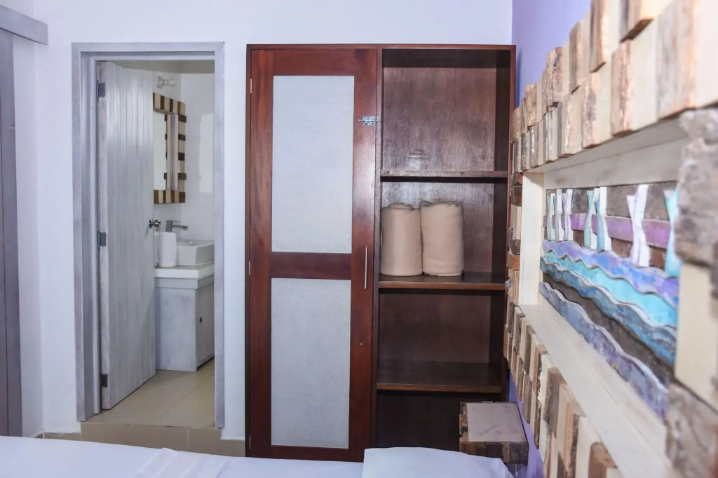 El Fuerte Beach Apartments