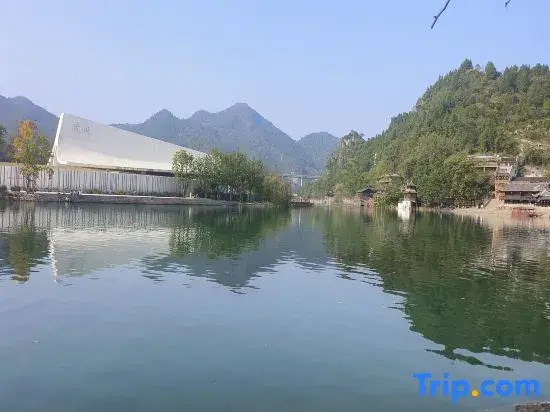 Laochengwai Chinese Inn (Border City Chatong Scenic Area)