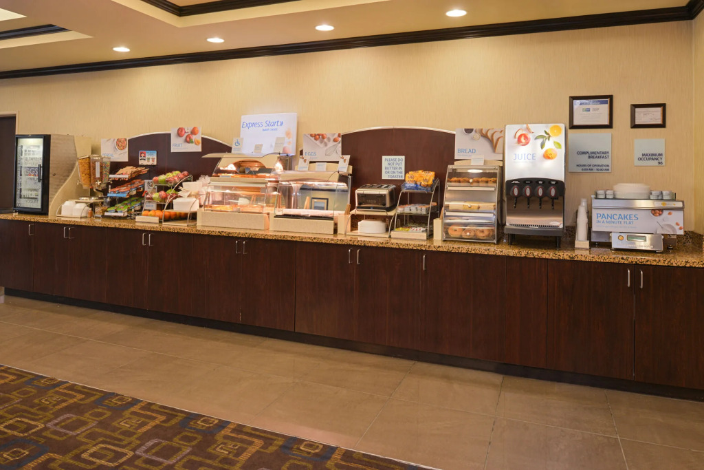 Holiday Inn Express & Suites Bridgeport by IHG