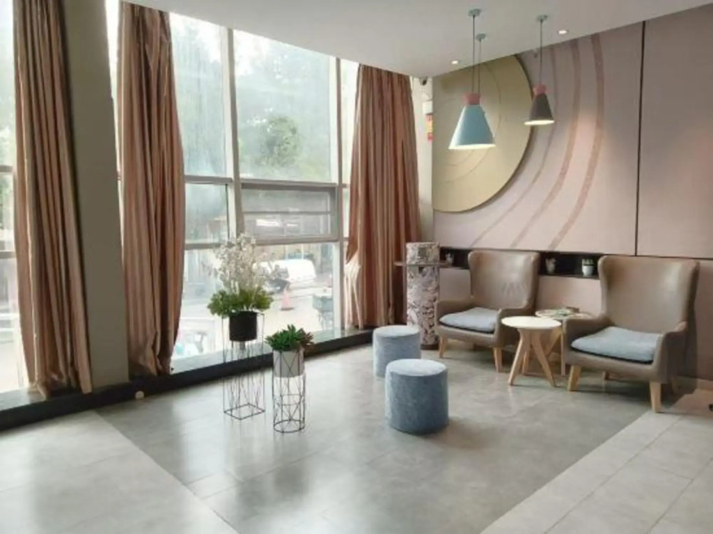 Homeinn Pebble Hotel (Zibo Yiyuan Lushan Road)