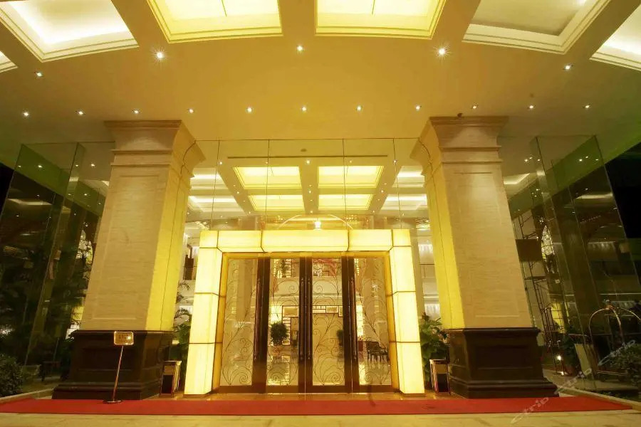 Royal Century Hotel