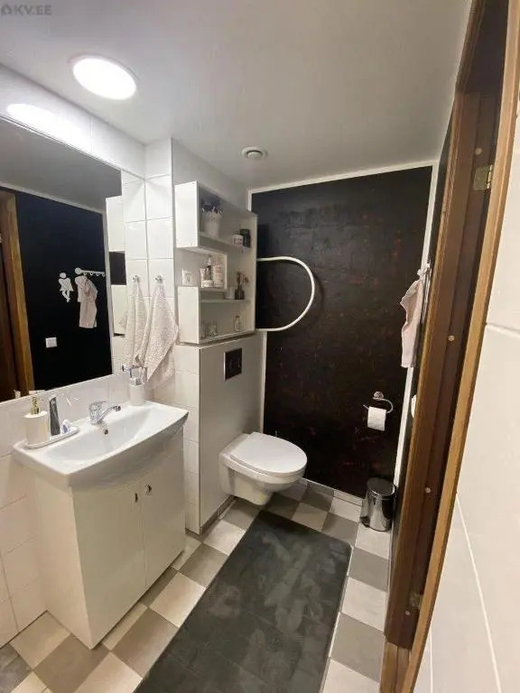 Open concept 1-bedroom apartment.