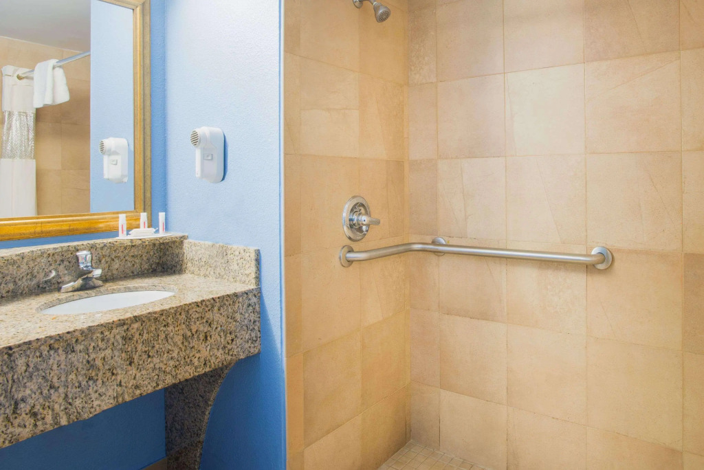 Days Inn by Wyndham New Haven