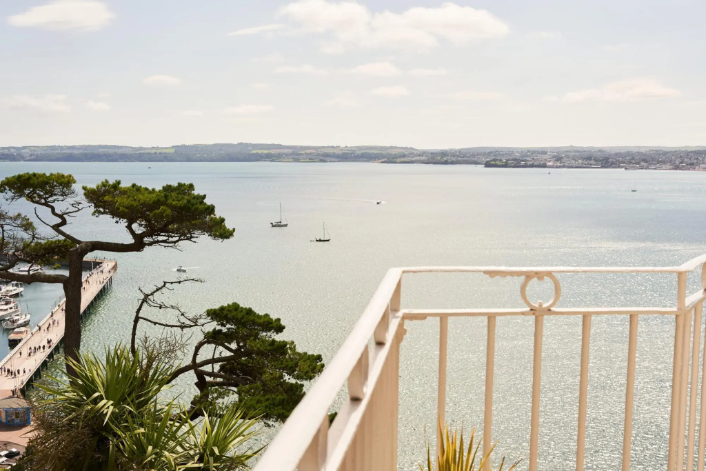 The Maidencombe Studio - Comfortable Couples Retreat with Stunning Coastal Views