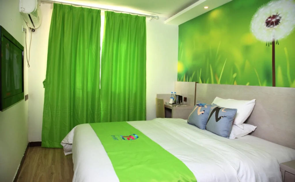 Pai Hotel Beijing Huaxiang Bridge Guogong Zhuang Subway Station