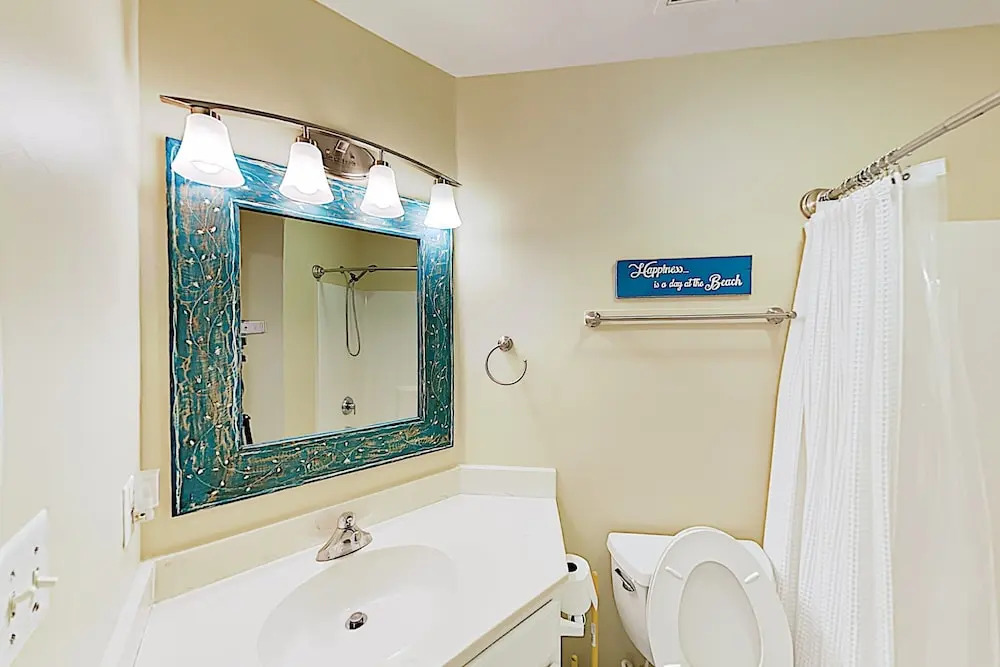New Listing! Beachside W/ Bay Views & Pool 2 Bedroom Condo