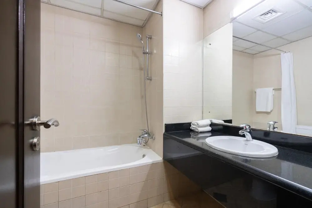 Lux BnB 1BD Discovery Gardens