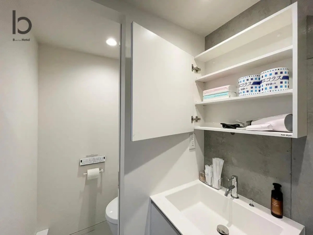 Modern 1 BR Apartment, Close to Peace Park, For 6 PPL