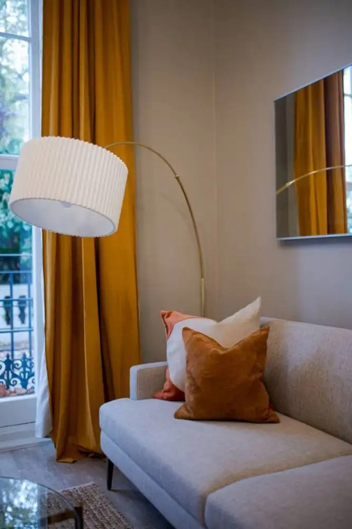 Perfect Hyde Park Apartment PS3