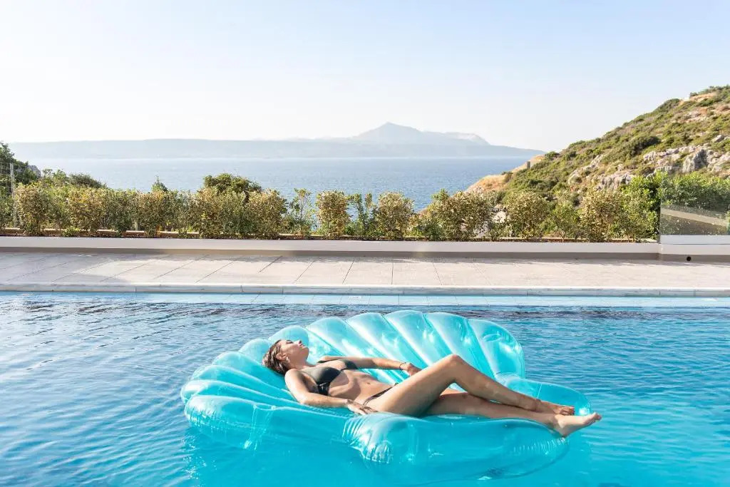 ELIDA -pool, billiard, views, 4min walk to the sea