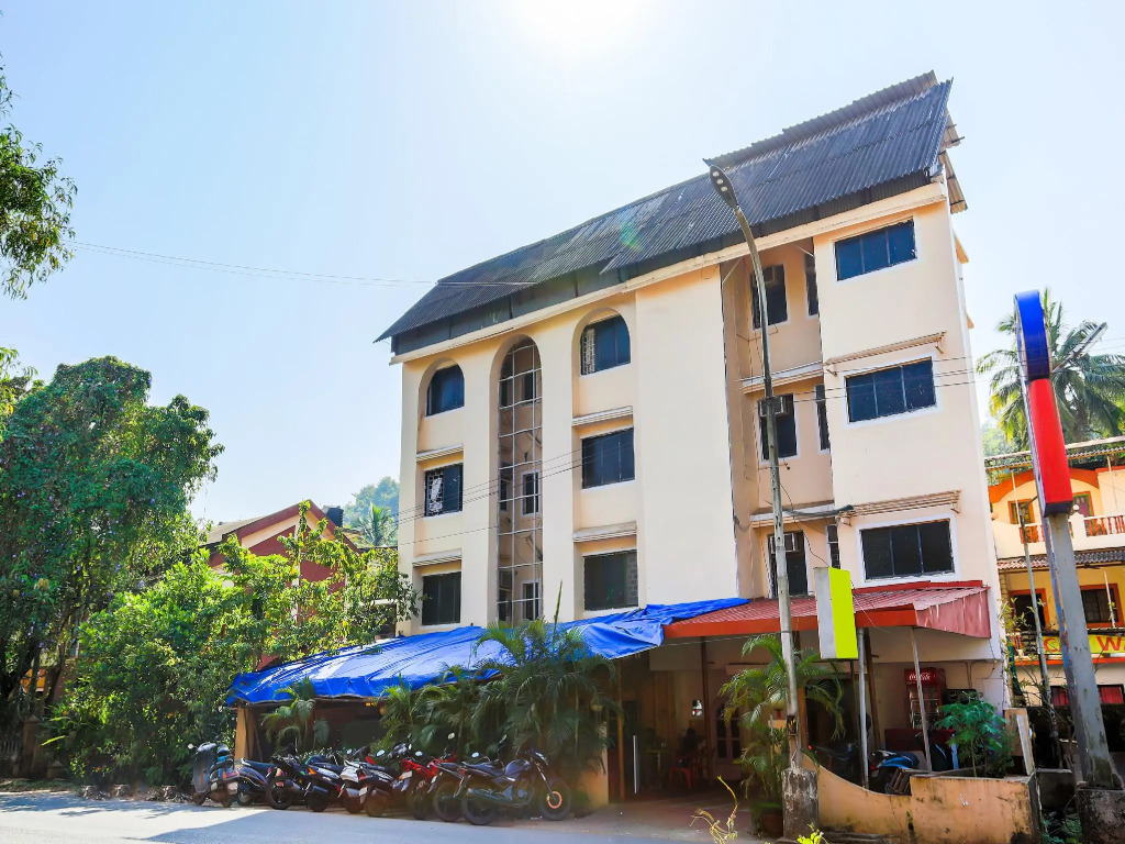 OYO 23068 Hotel Kamal Palace