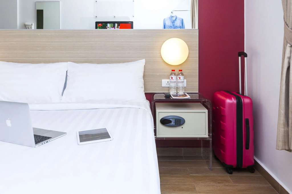 Monoloog Hotel Surabaya