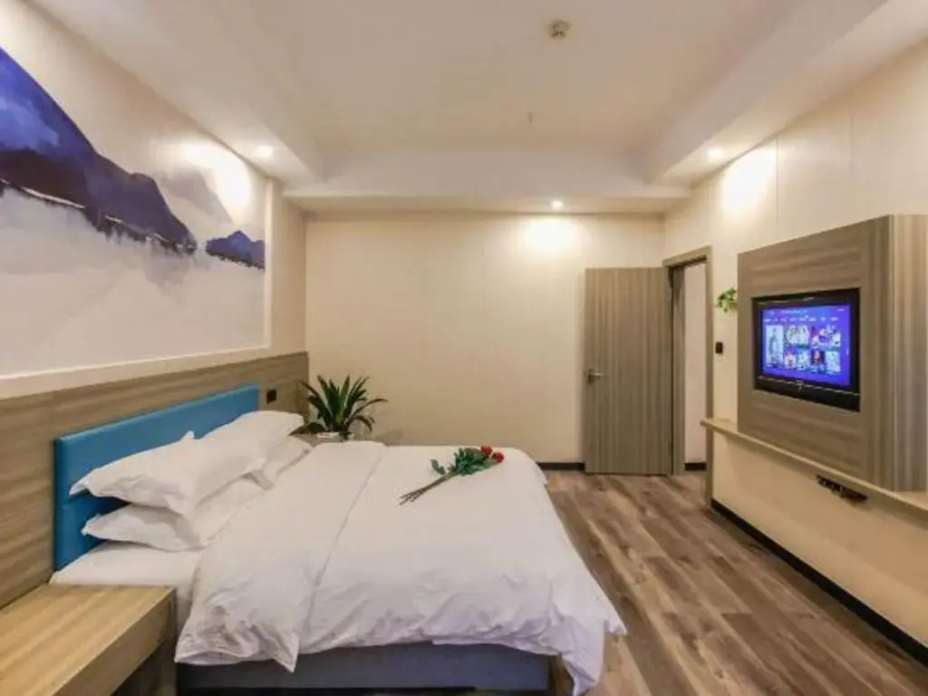 GreenTree Inn Wuxi Huishan District Taihu Huanle Garden Qianqiao Express Hotel