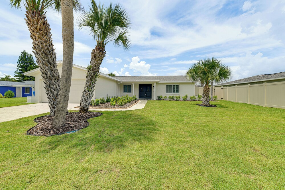 Private Pool w/ Canal Views: Apollo Beach Getaway