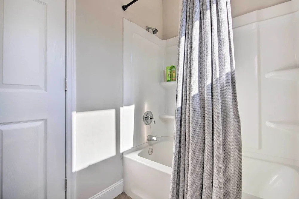 Sleek + Sunny Decatur Home Near Dtwn Atlanta!