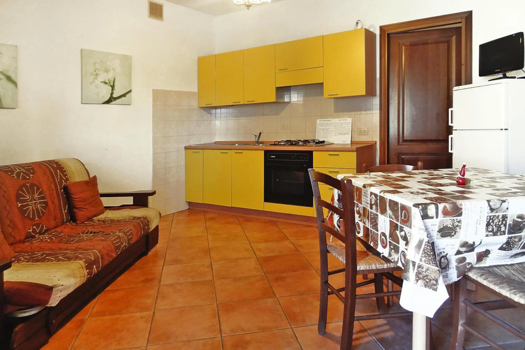 Apartment in Vinci With Pool & Wellness