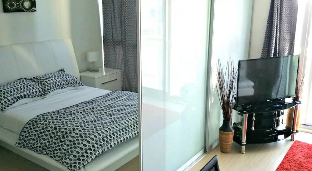 Pelicanstay in Toronto Entertainment District