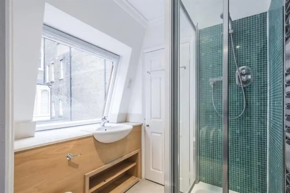 4BR mews home in the centre of exclusive South Kensington
