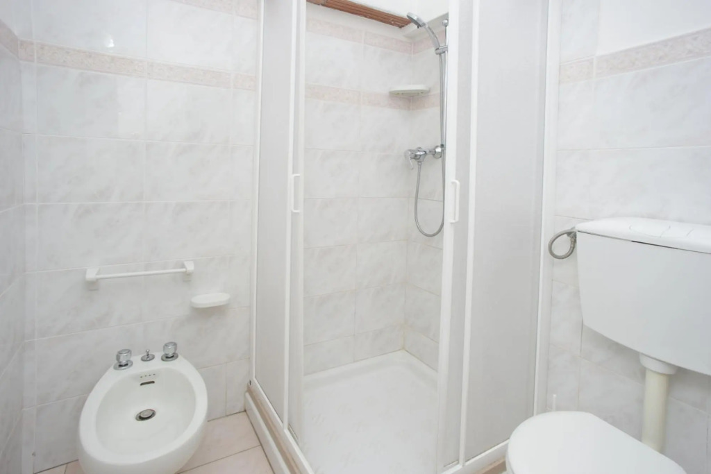 Apartment three-room Number 8 on the seafront of Morcone-MORCONE TRILO N° 8
