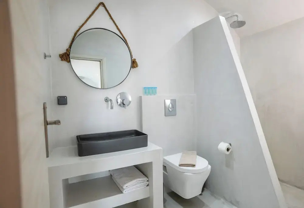 Cliff Aura Suites