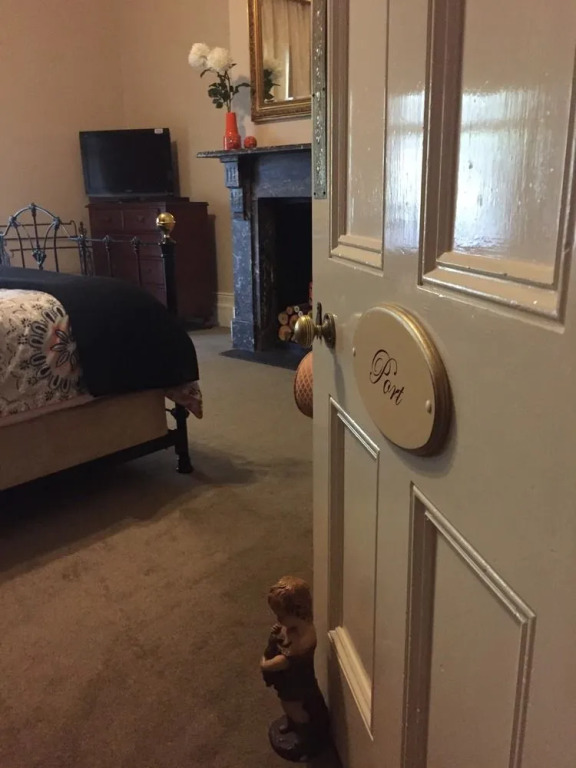Carlyle House B&B