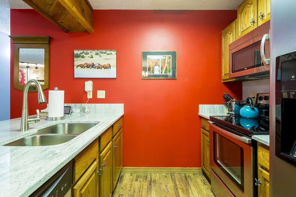 Phoenix 207 2 Bedroom Condo by Redawning