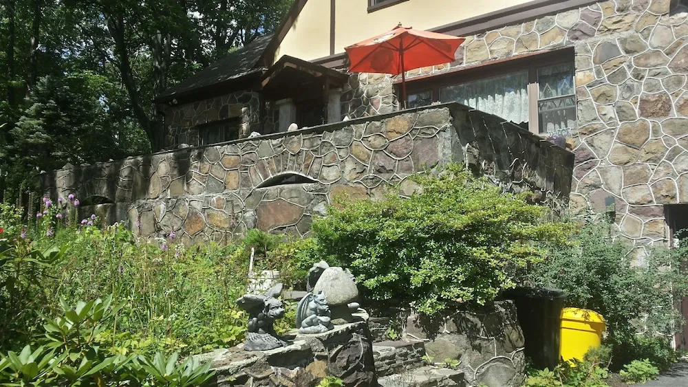 Maurrocks - A Pocono Mountains B&B