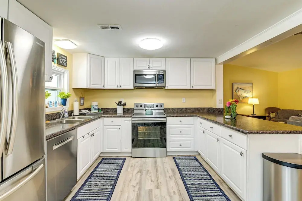 Walk to Ocean: Lovely Myrtle Beach Getaway