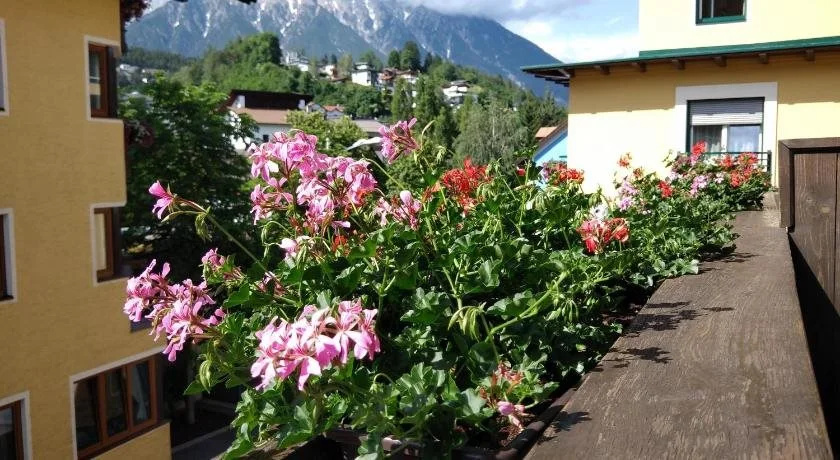 Pension Weirather