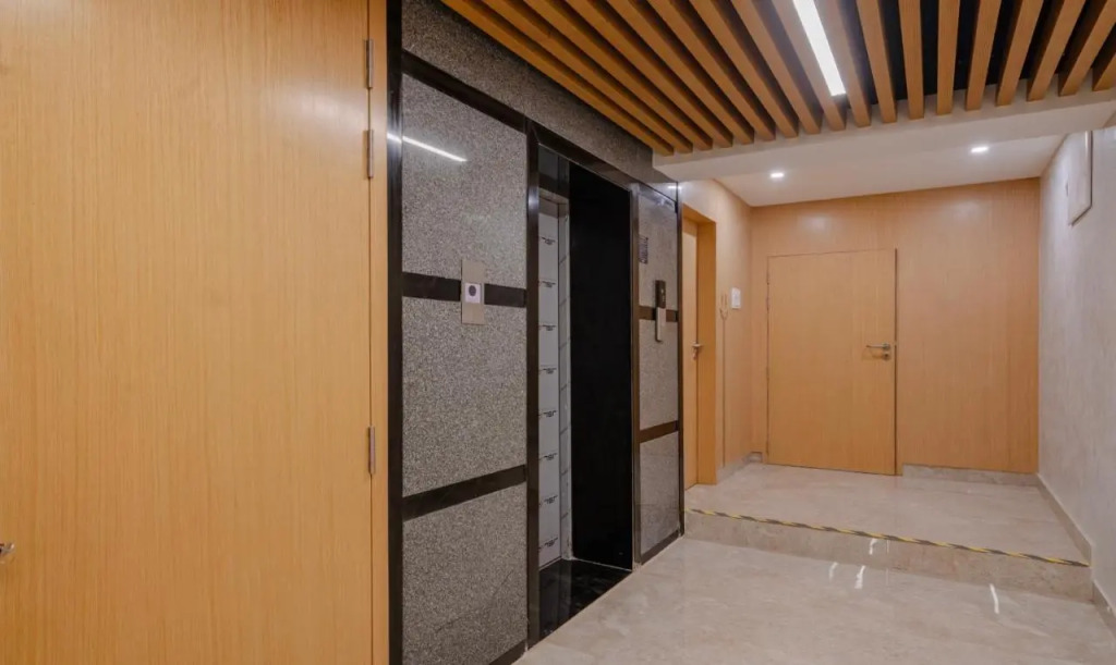 Treebo Premium D Consulate, 5 Mins Walk To Us Consulate